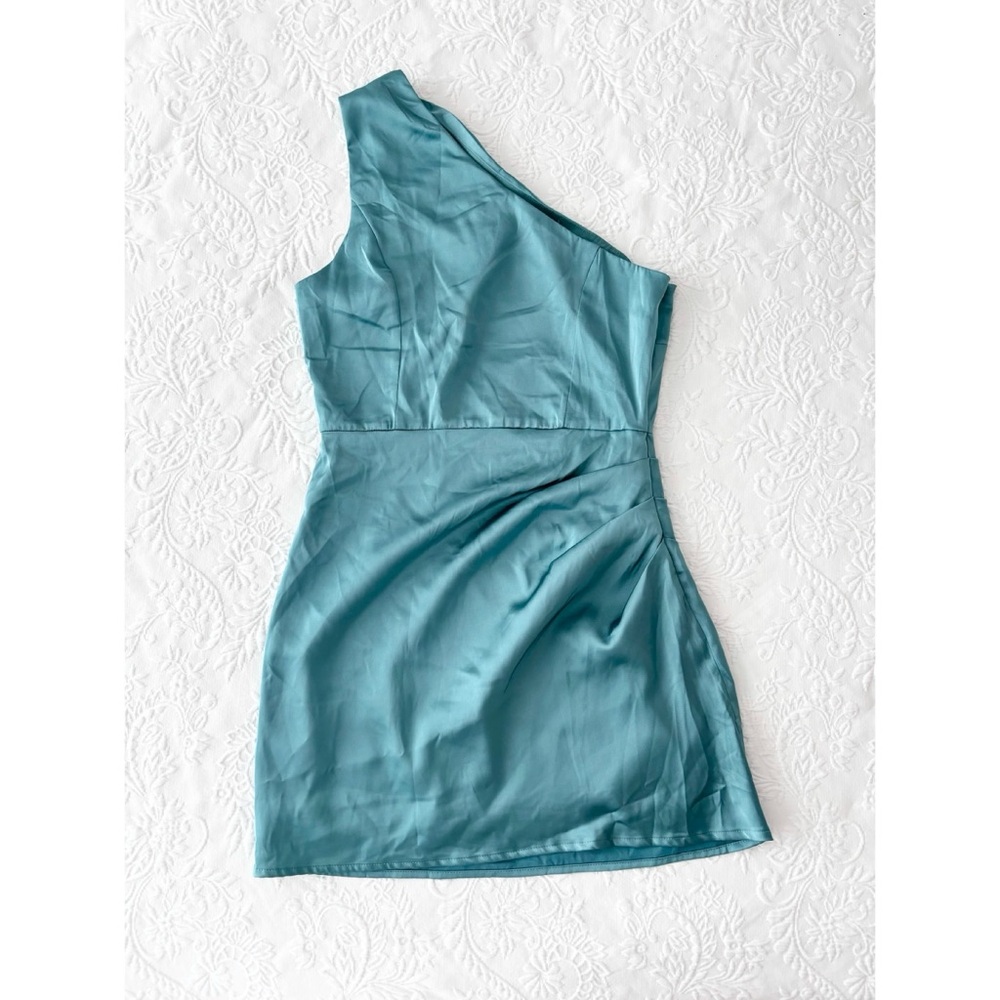 NWT Lulus Love Me Tonight Sage Green Satin One-Shoulder Mini Dress Small - Picture 5 of 10